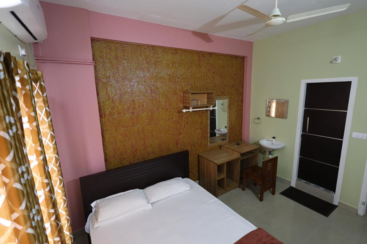מלון קאלפטה Wayanad Regal Residency מראה חיצוני תמונה