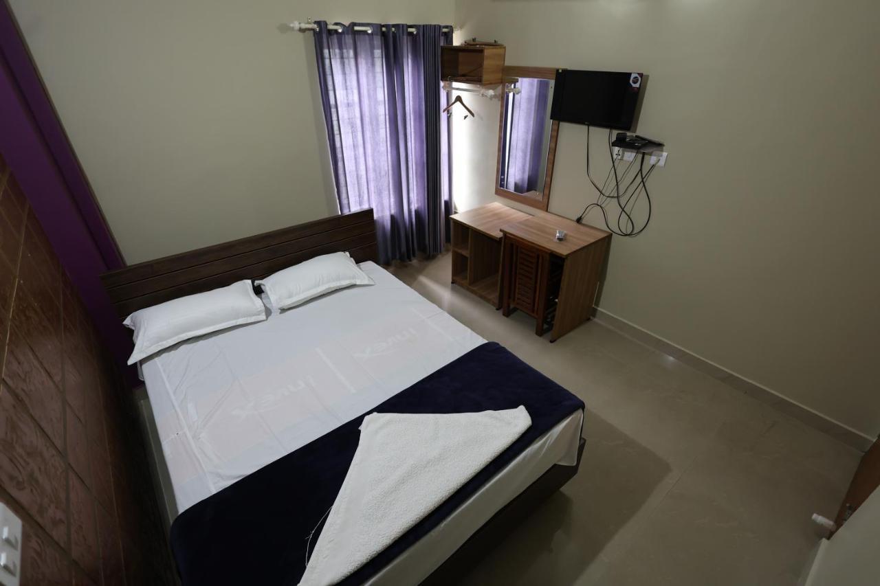 מלון קאלפטה Wayanad Regal Residency מראה חיצוני תמונה